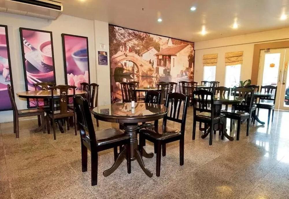 בנדר סרי בגאוואן Traders Inn Brunei מראה חיצוני תמונה