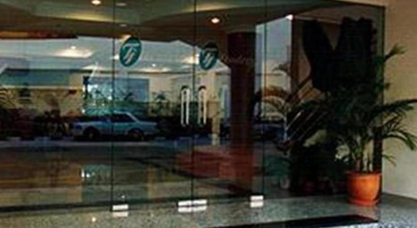 בנדר סרי בגאוואן Traders Inn Brunei מראה חיצוני תמונה